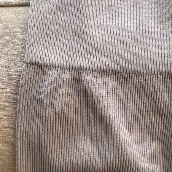 Gray Ribbed Activewear Set - Picture 5 of 5